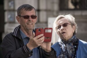 Como escolher a melhor tecnologia para idosos